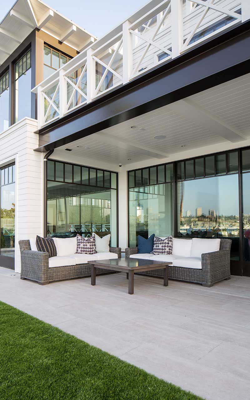 modern-beach-house-patio-right